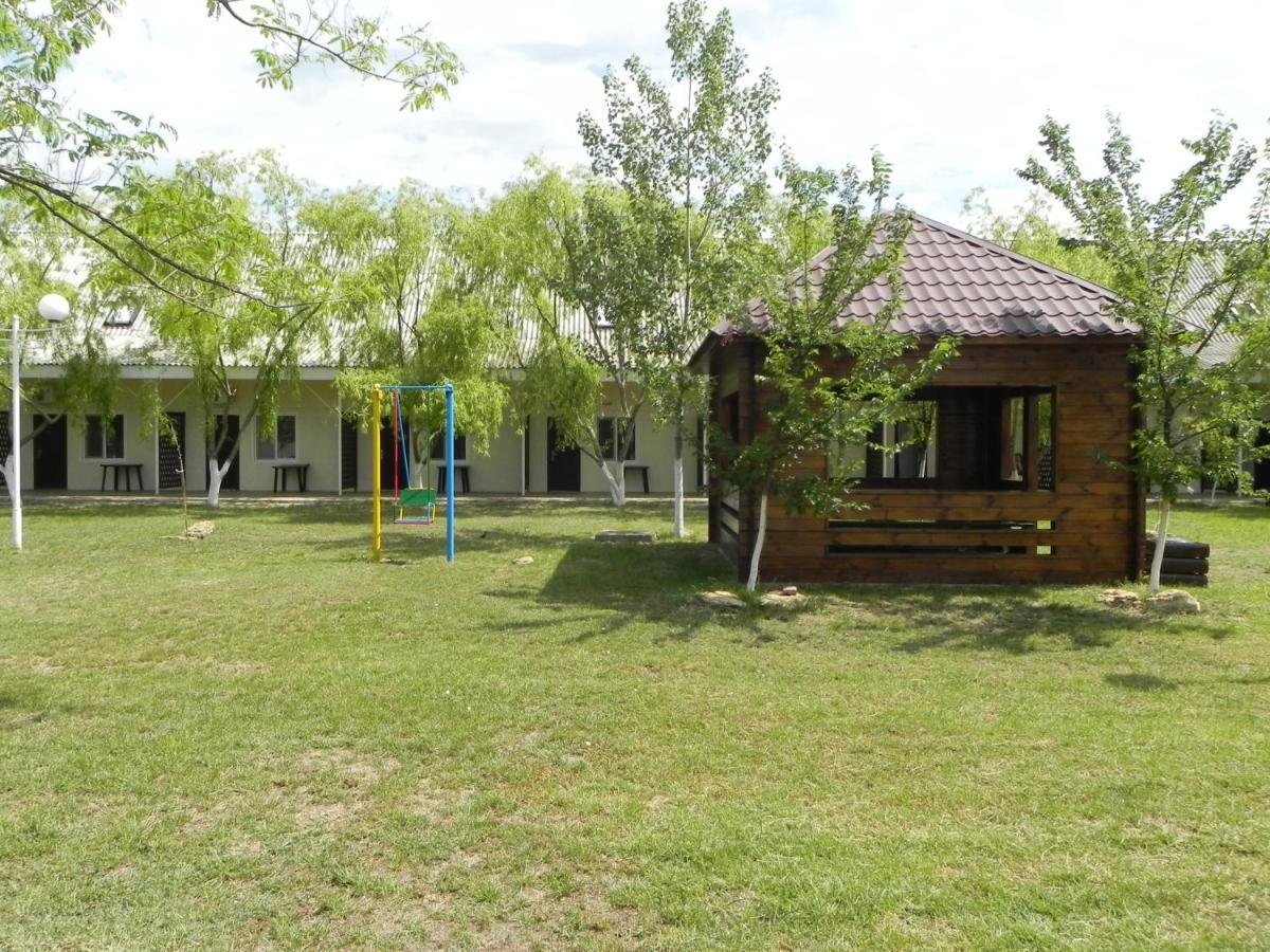 База Відпочинку "Сонячна" Primorskoje Exterior foto