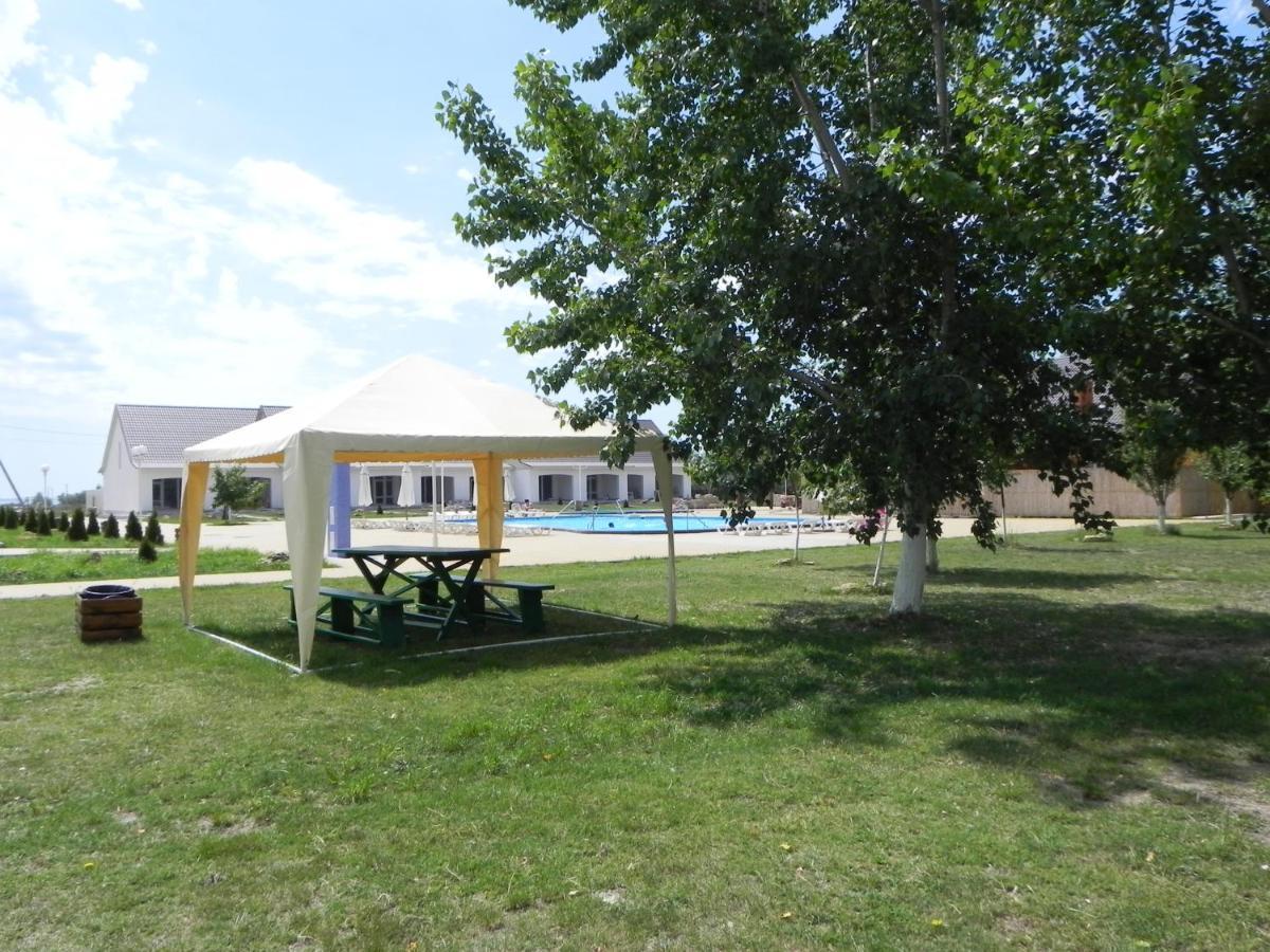 База Відпочинку "Сонячна" Primorskoje Exterior foto