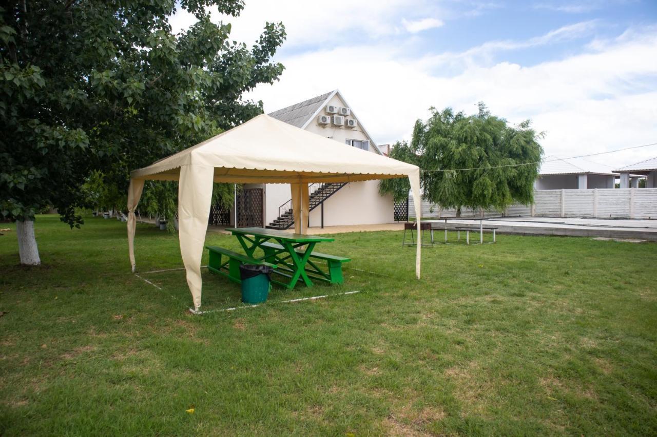 База Відпочинку "Сонячна" Primorskoje Exterior foto