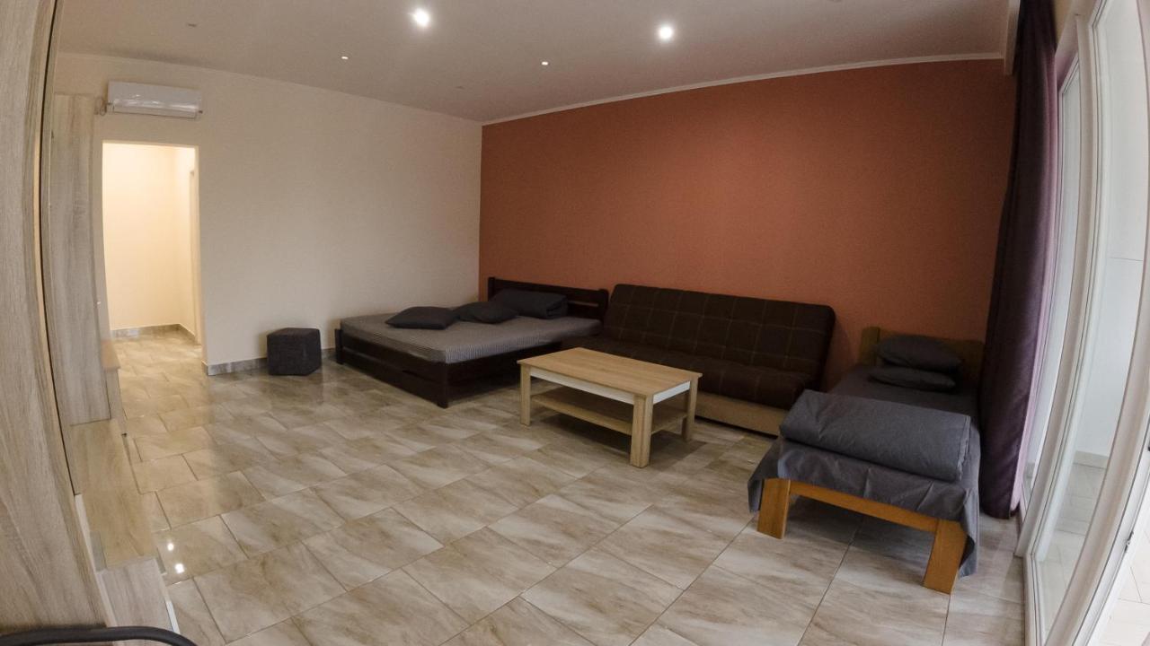 База Відпочинку "Сонячна" Primorskoje Exterior foto