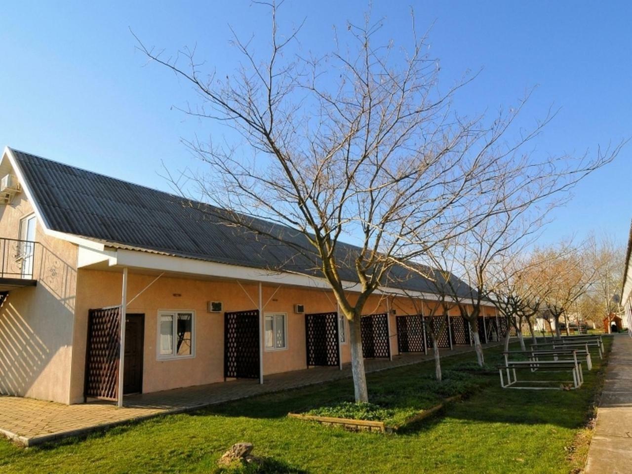 База Відпочинку "Сонячна" Primorskoje Exterior foto