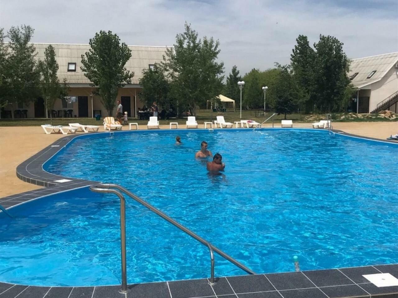 База Відпочинку "Сонячна" Primorskoje Exterior foto